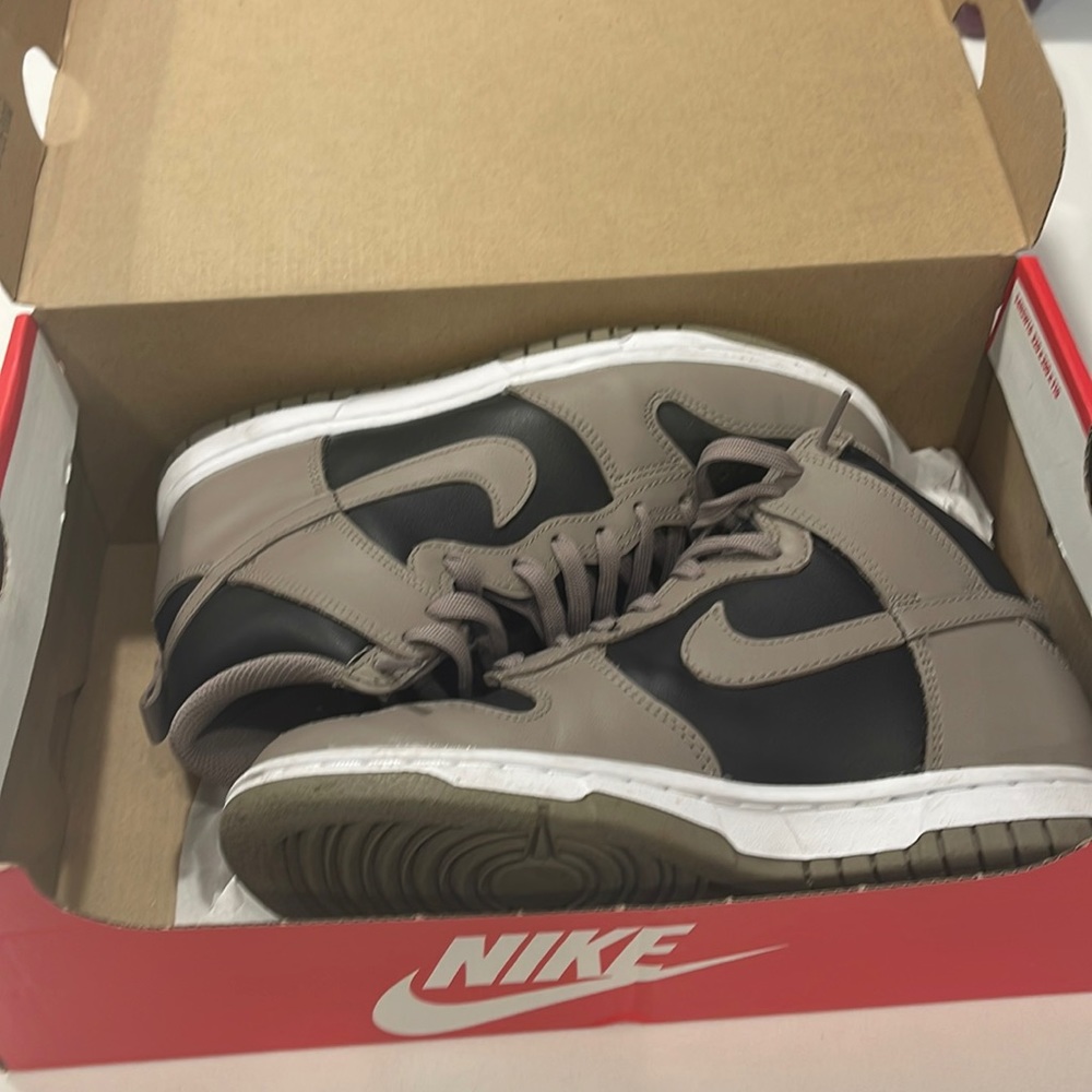 Womens Nike Dunk High Moon Fossil
